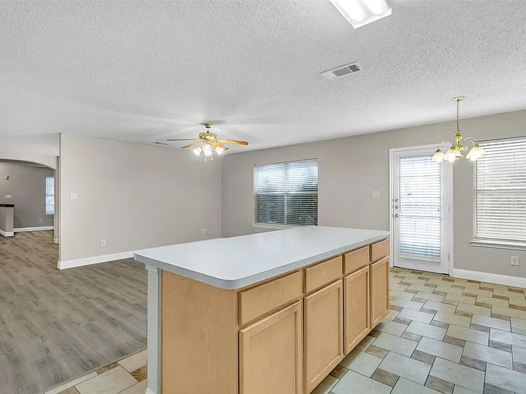 8105 Flowertree Dr — Photo 10
