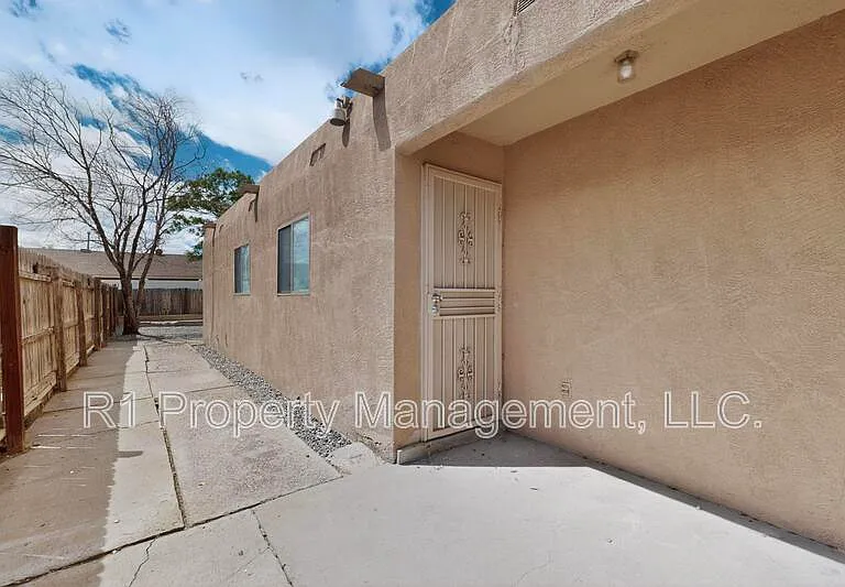 222 Shannon Pl NW #1 — Photo 6