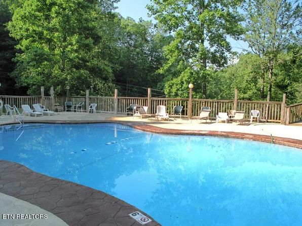 703 Maples Ct, Gatlinburg, TN 37738