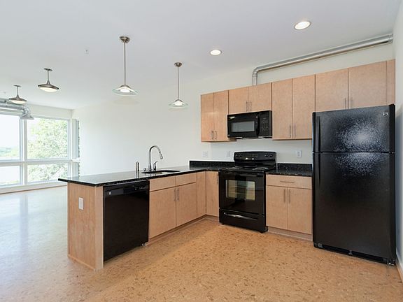 5th image of 1050 Druid Ave #35