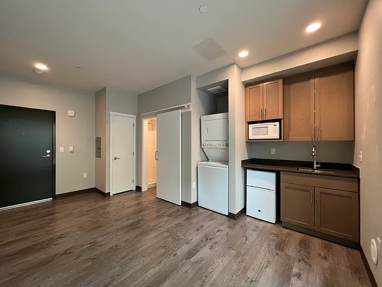4029 Rainier Ave — Photo 52