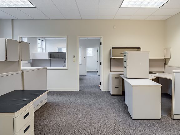 3rd image of 56 Common St