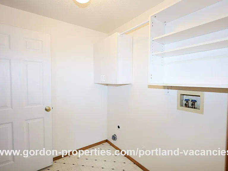 9641 SE Schiller St — Photo 34