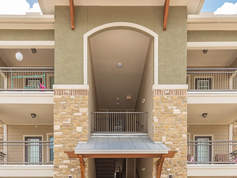 Freedom Hills Ranch Apartments — Photo 101