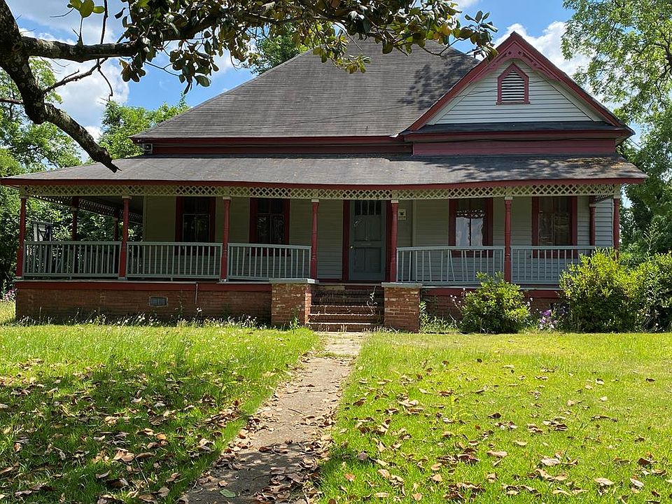 2nd image of 701 9th St