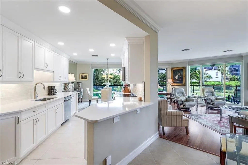 4901 Gulf Shore Blvd N — Photo 3