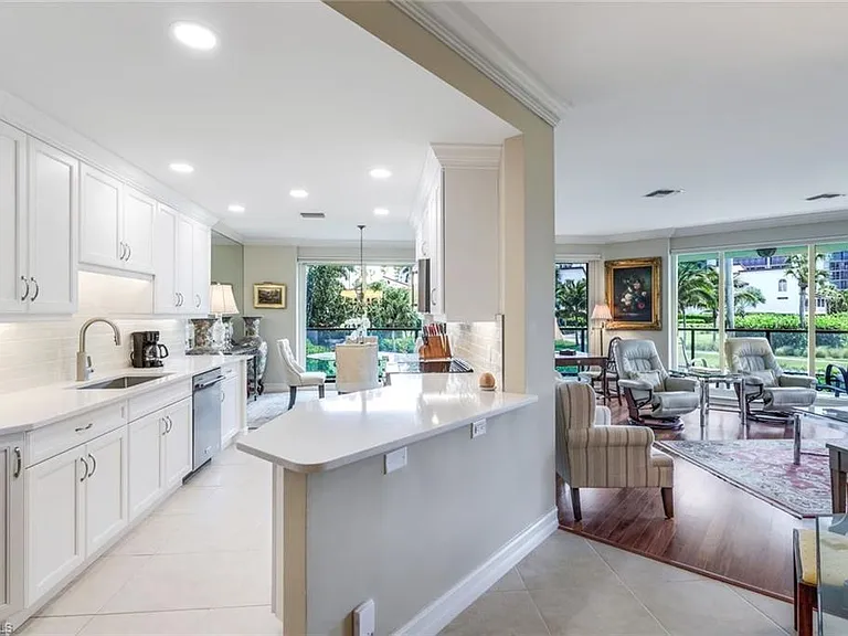 4901 Gulf Shore Blvd N #104 — Photo 3