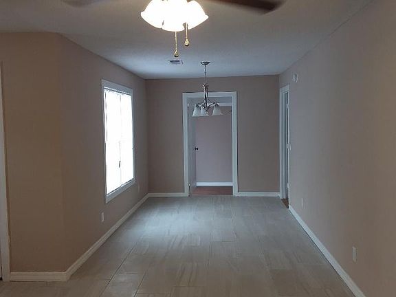 3rd image of 4720 Berkley Ave