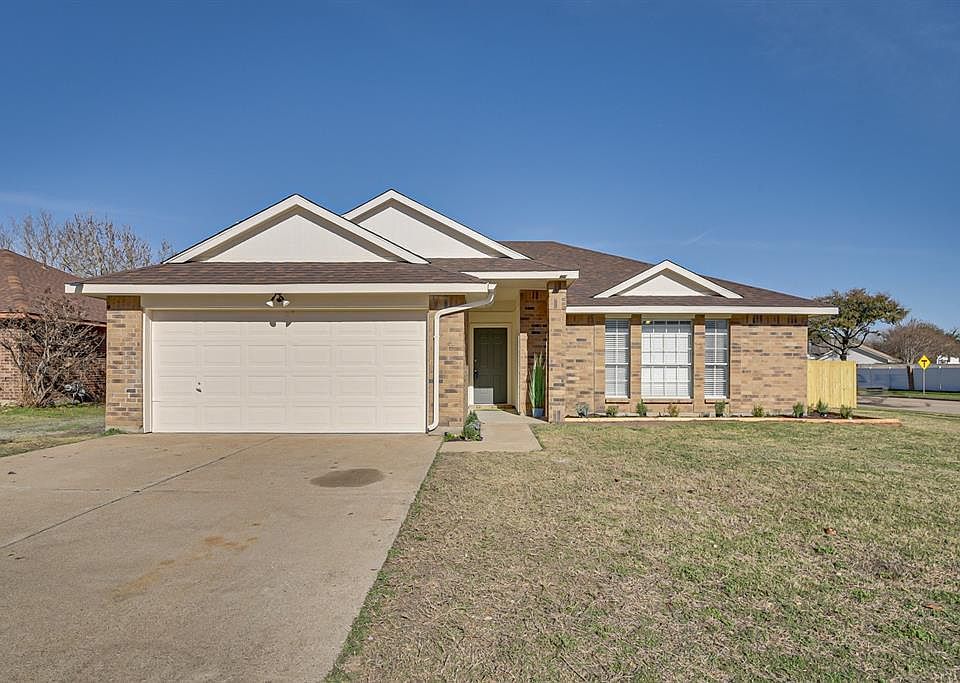 1st image of 4942 Oak Hollow Dr