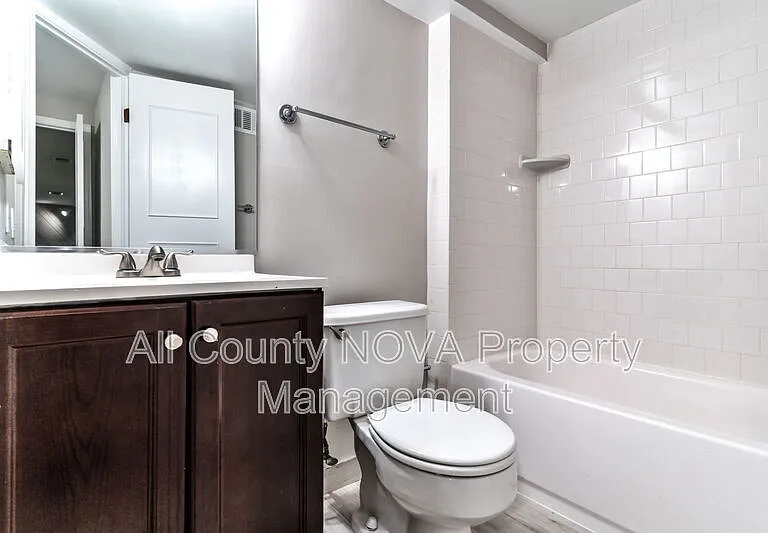 1203 Michigan Ct — Photo 32