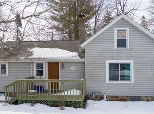 270 Division St, Iola, WI 54945