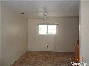 5th image of 16094 Julie Ln
