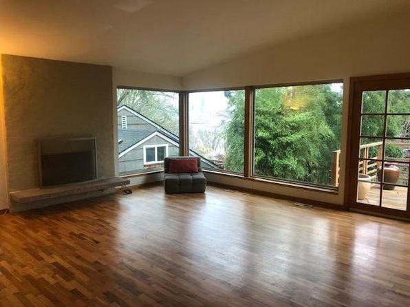 3027 Fauntleroy Ave SW