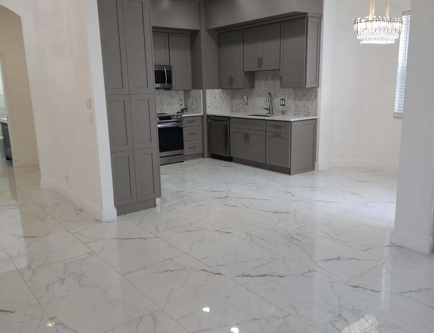 3 bed, 3.5 bath, 1885 sqft, $3,000 — Photo 2