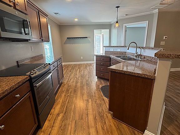 Kitchen /Dining area