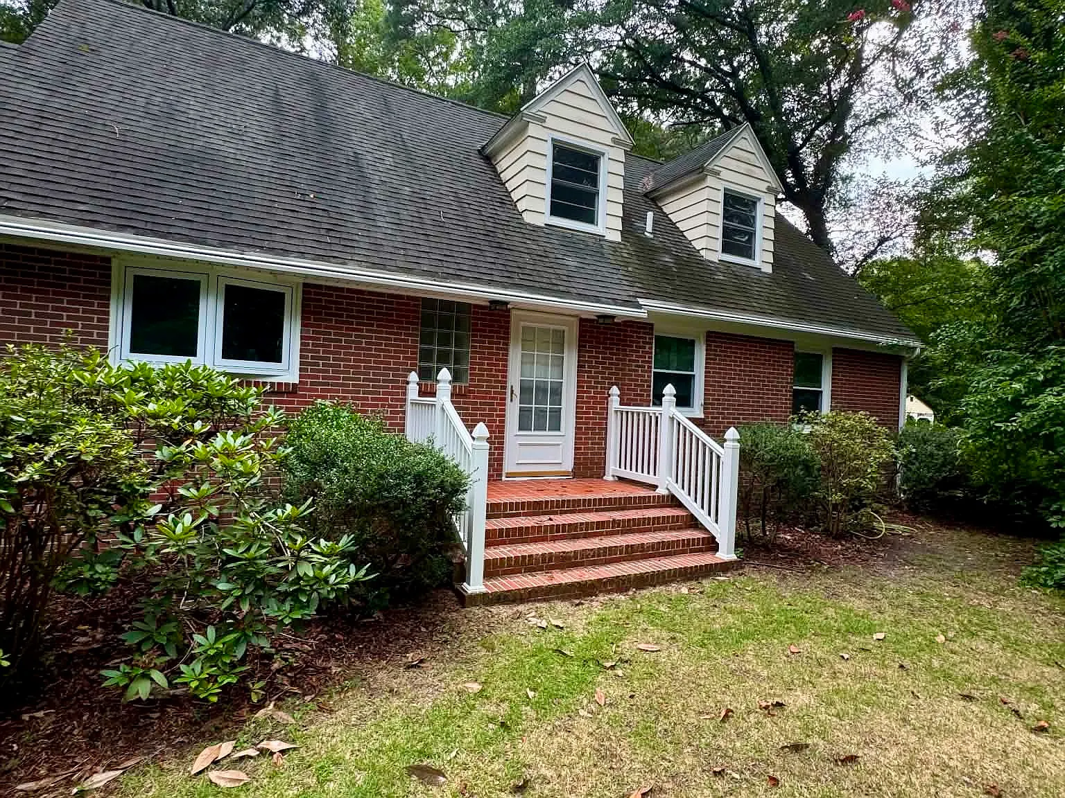 5 bed, 2852 sqft, $2,800 — Photo 1