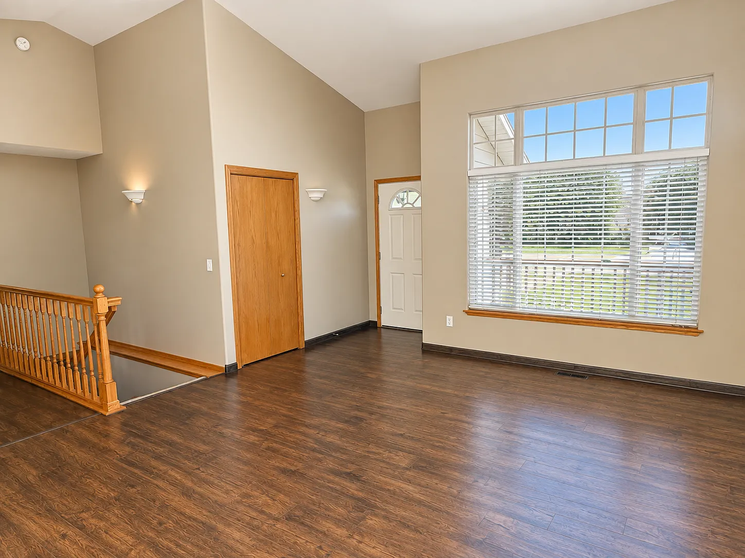 2 bed, 1618 sqft, $1,900 — Photo 4