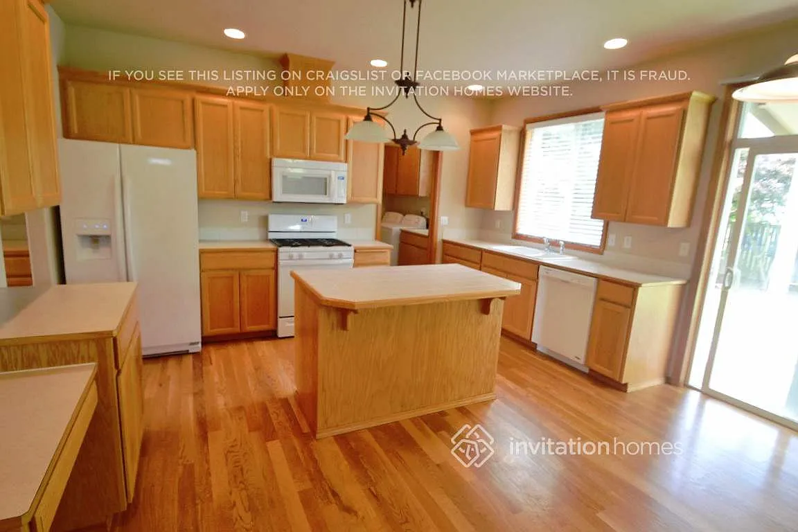 1705 Peach Park Ln Puyallup, WA 98371 — Photo 3