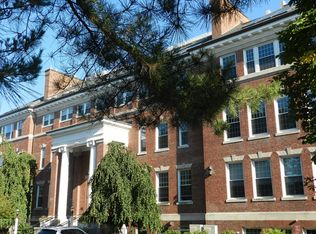 52 Sanborn St APT 302, Reading, MA 01867