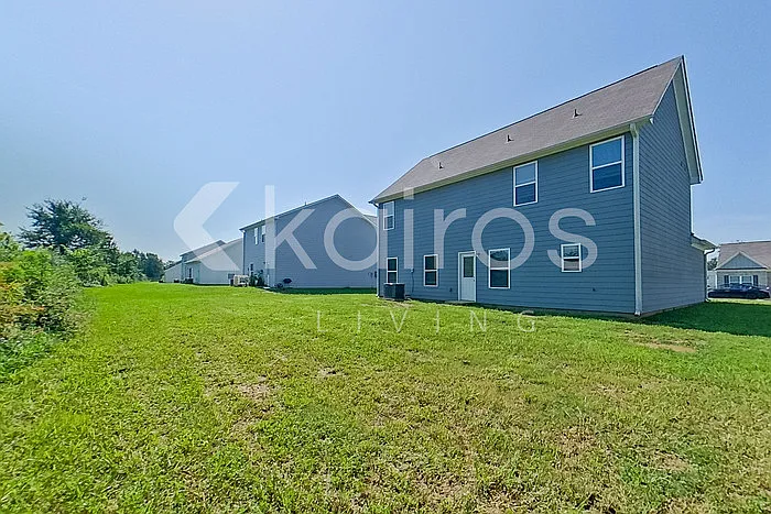 1111 Freedom Pkwy — Photo 37