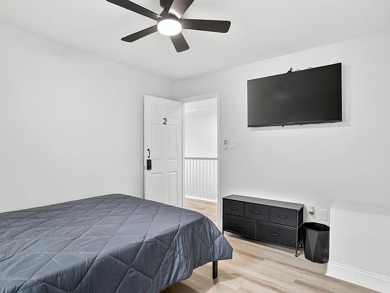 312B Louise Ln #B — Photo 14