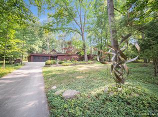 2755 Parkridge Dr, Ann Arbor, MI 48103