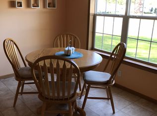 6 Kenneally Blvd, Gladstone, MI 49837