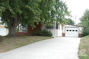 1211 S Main
