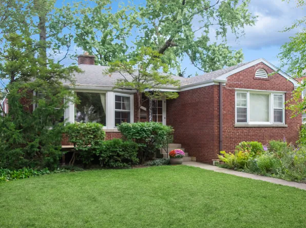 1726 Dobson St, Evanston, IL 60202