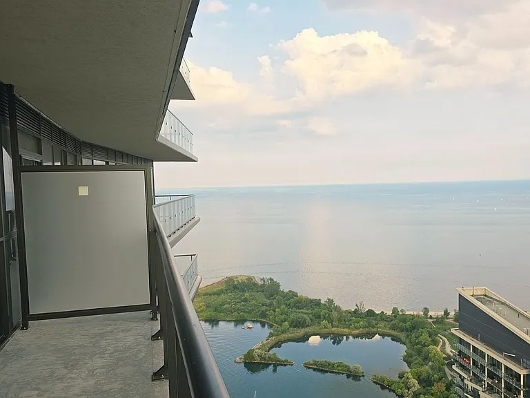 38 Annie Craig Dr #Penthouse 207 — Photo 11