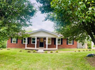520 S Pawnee Dr, Springfield, TN 37172