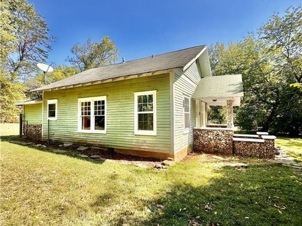 553 Circle Dr, Western Grove, AR 72685