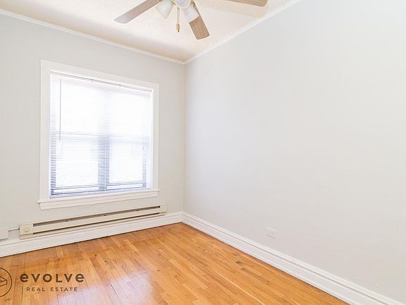 4th image of 622 W Cornelia Ave #624N2