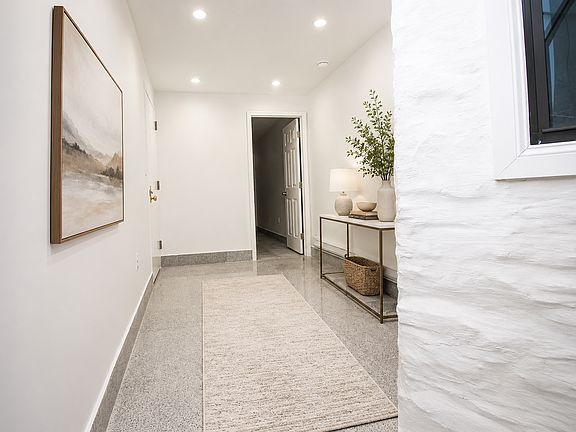 5th image of 21 Adelphi St #1A