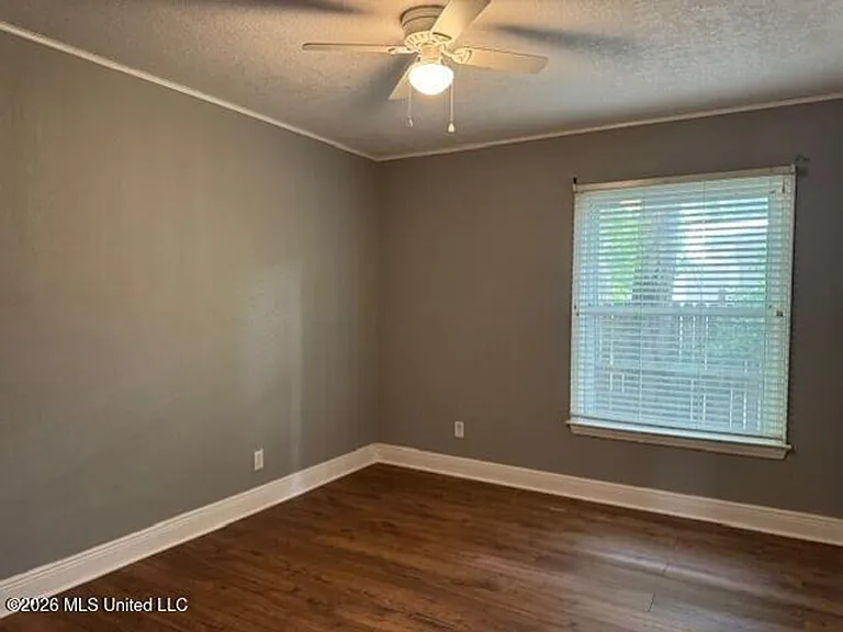 5300 Beardslee St — Photo 14