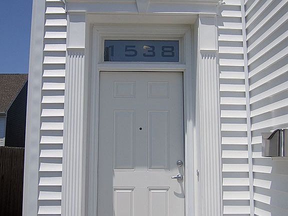 2nd image of 1538 W 42nd St
