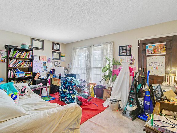 4th image of 1228 Oaklane Dr