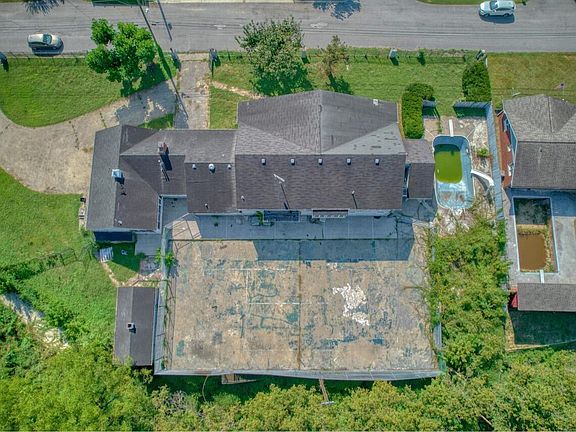 4th image of 1405 Riverview Ln