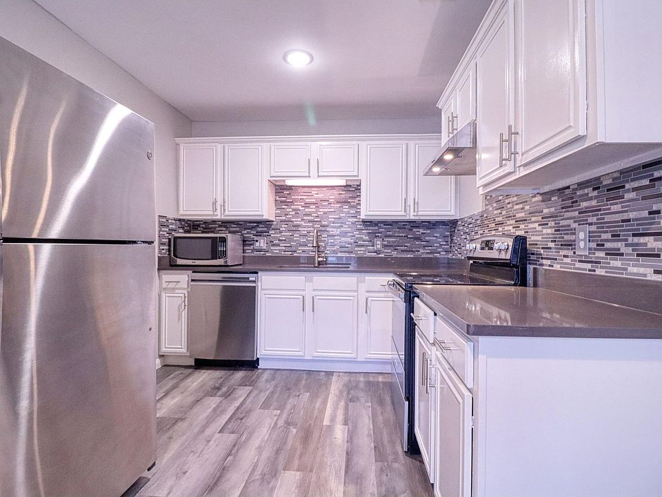 1st image of 2221 Bowie Dr #10