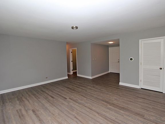 4th image of 275 Hobble Bush Dr