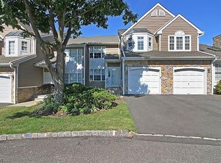 78 Knoll Ct, Millington, NJ 07946