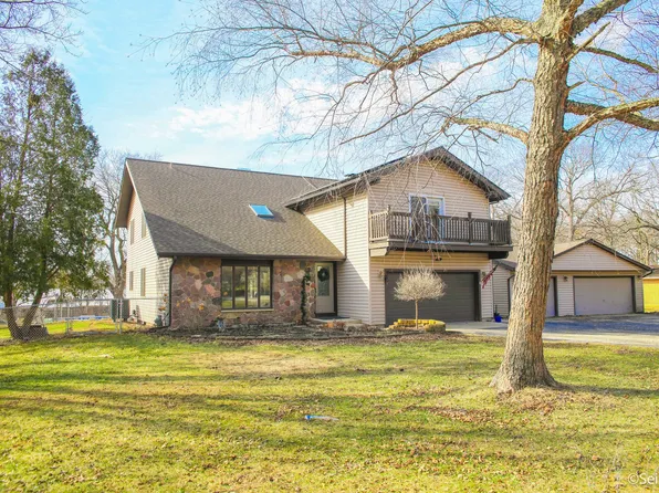 3203 Elizabeth St, Marengo, IL 60152