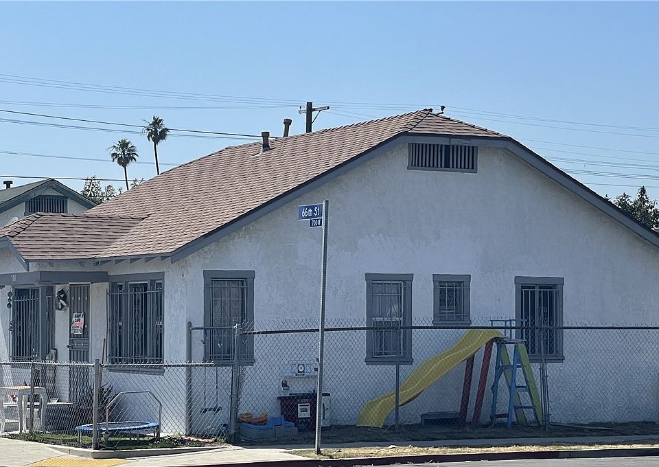 1st image of 701 W 66th St