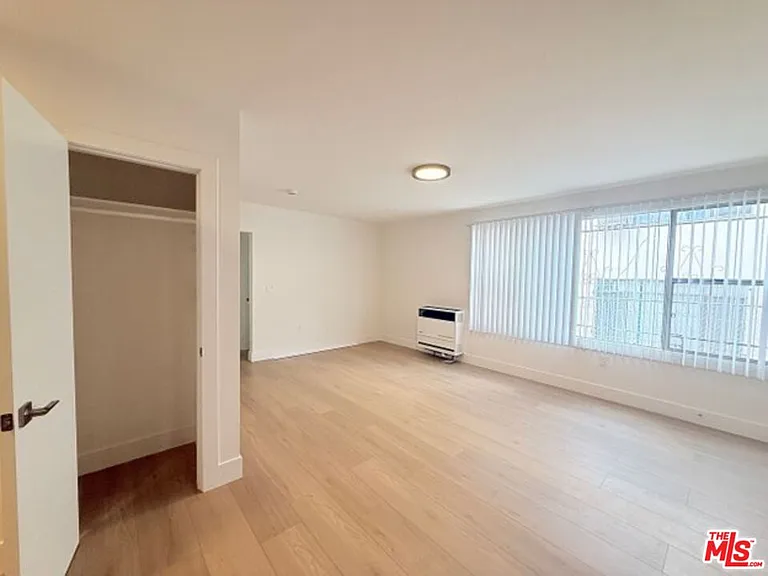 953 S Westmoreland Ave #15 — Photo 3