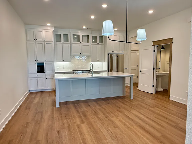 825 NW 14th St — Photo 5