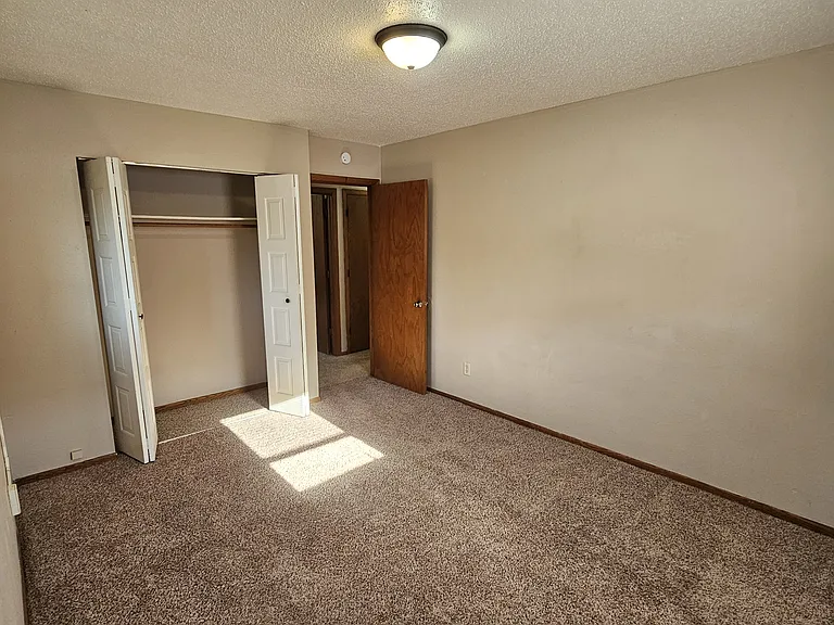 530 5th St E #103 — Photo 9
