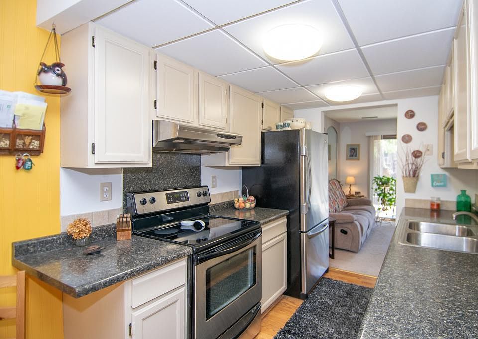 1st image of 5589 E Oberlin Cir NE