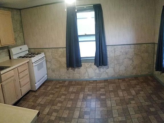 4th image of 7718 Jeffries Ave