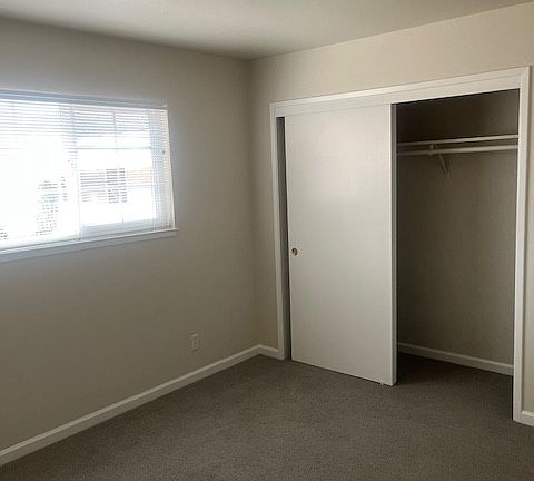 5th image of 239 Willow Ave #2