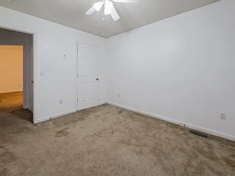 49 Oakhill St — Photo 10